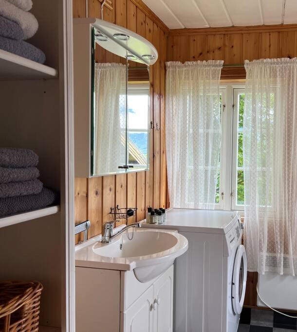 « Sofly Cottage », Le Charme Pur Noresund Bagian luar foto